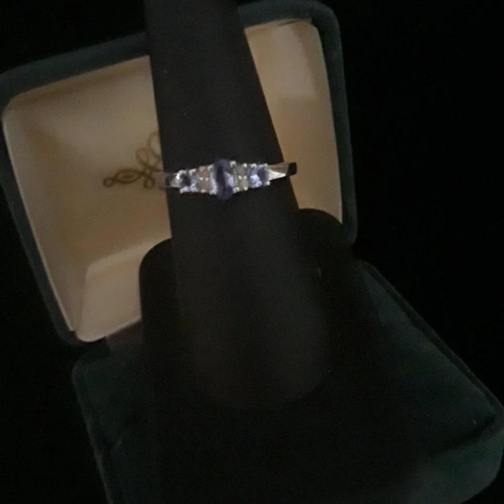 Genuine Tanzanite/Diamond Ring Sz 7